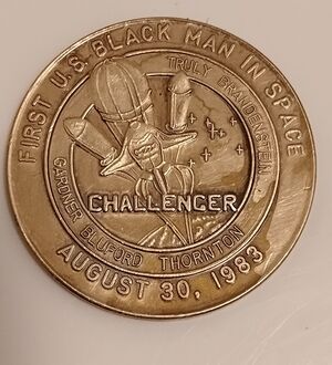 1983 Vintage NASA space Shuttle STS-8 Challenger First Night Landing Coin #333W